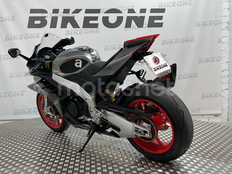 Aprilia RSV4 - Vista 6