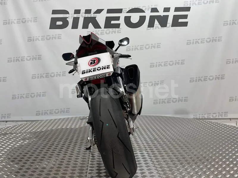 Aprilia RSV4 - Vista 7