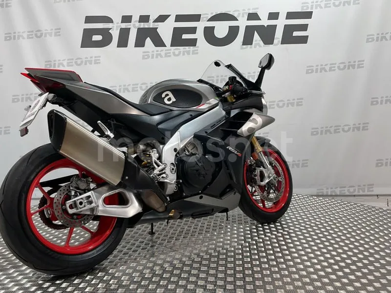 Aprilia RSV4 - Vista 8