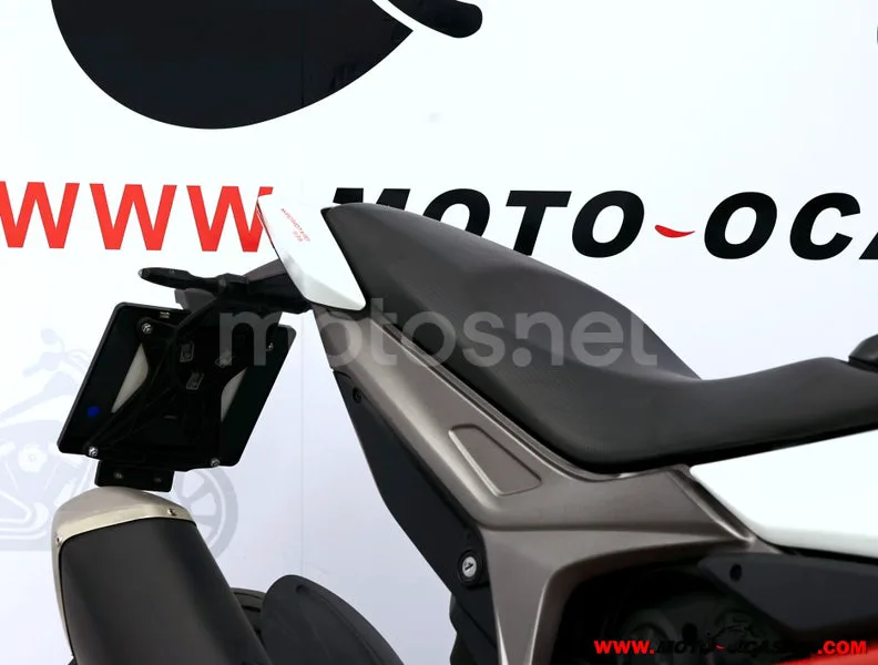 Ducati Hypermotard 939 - Vista 11