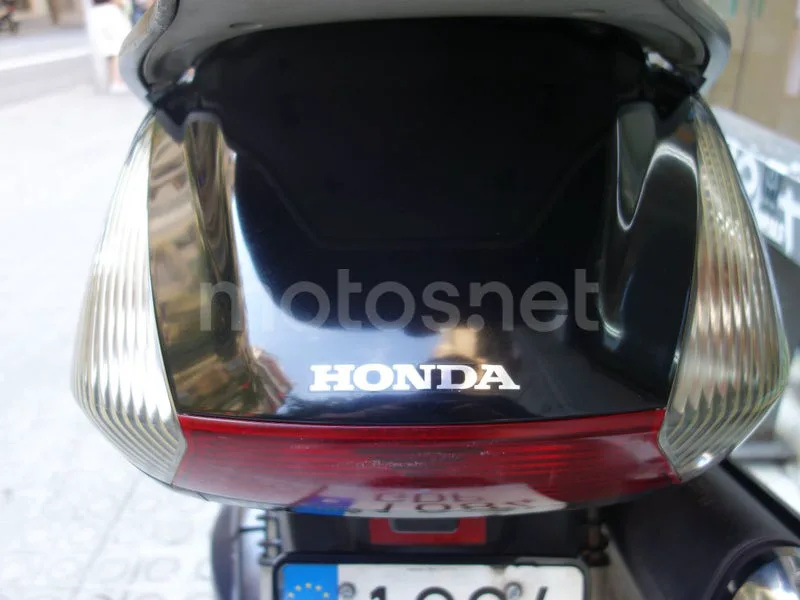 Honda Silver Wing 600 - Vista 12