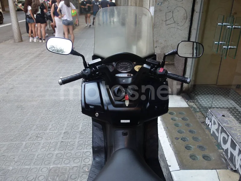 Honda Silver Wing 600 - Vista 13