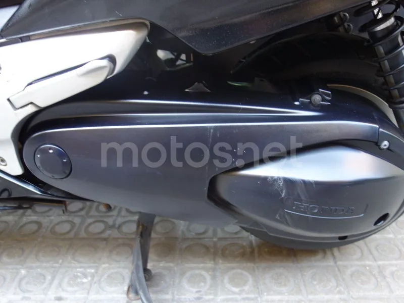 Honda Silver Wing 600 - Vista 6