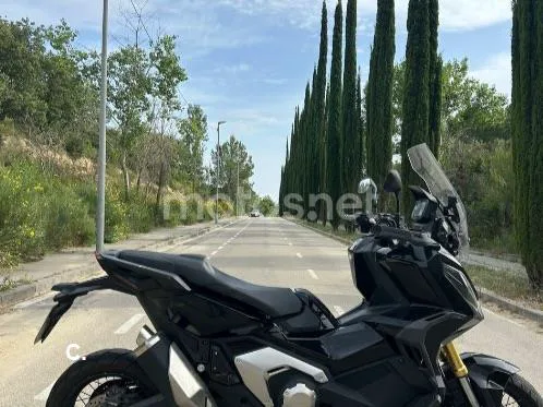 Honda X-ADV - Vista 4
