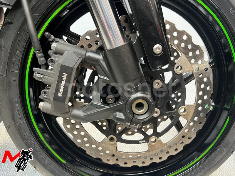 Kawasaki Z1000 - Vista 9