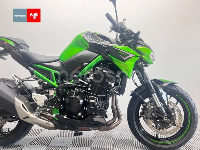 Kawasaki Z900 - Vista 3