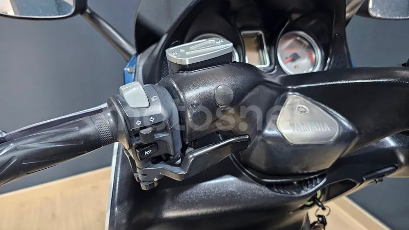 Yamaha TMAX 530 - Vista 4