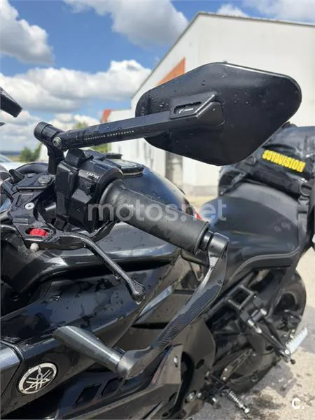 Yamaha MT-10 - Vista 3