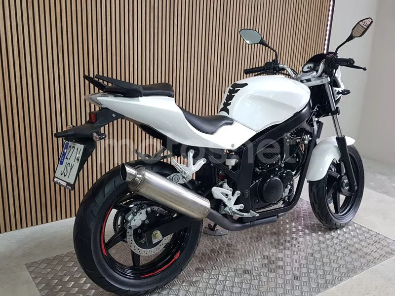 Hyosung GT 125 R Comet 1750 € 2016 Valencia - 2