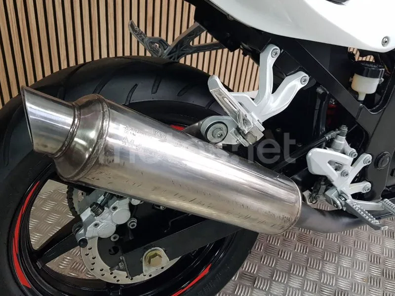 Hyosung GT 125 R Comet - Vista 11