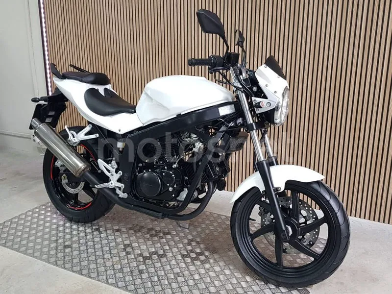 Hyosung GT 125 R Comet - Vista 3