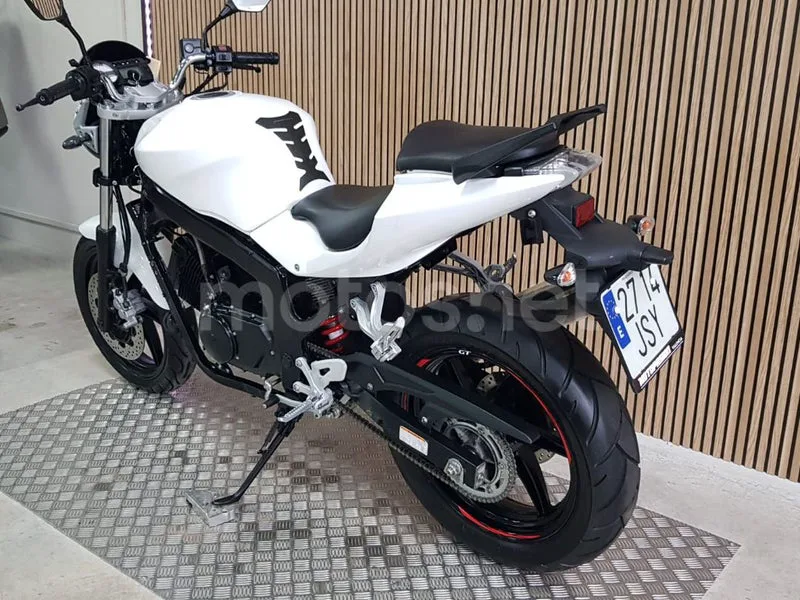 Hyosung GT 125 R Comet - Vista 25