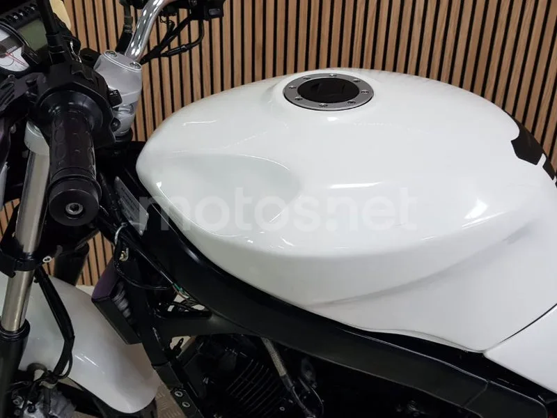 Hyosung GT 125 R Comet - Vista 27