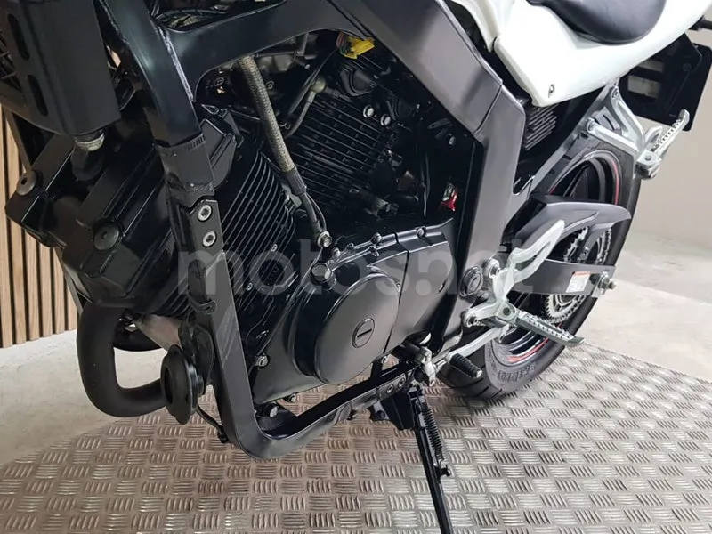 Hyosung GT 125 R Comet - Vista 28