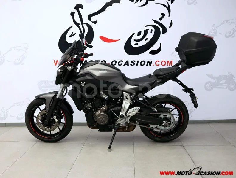 Yamaha MT-07 - Vista 7