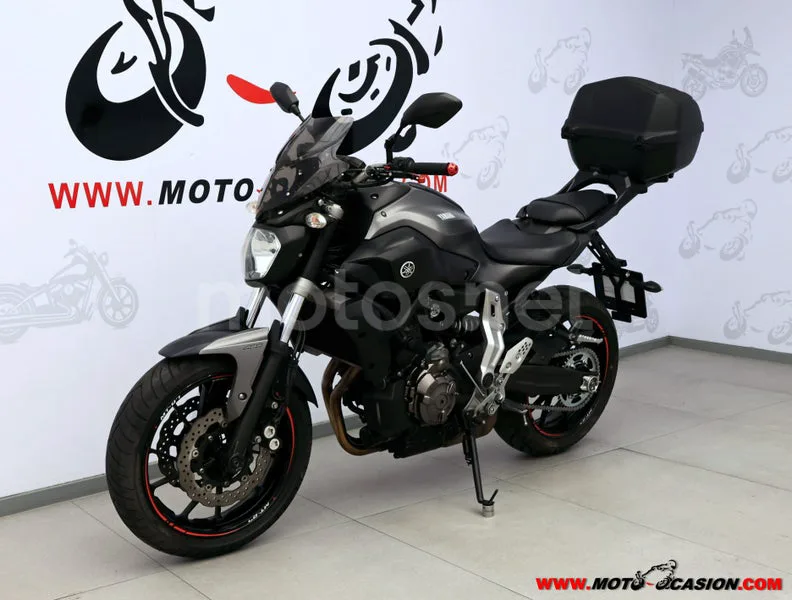 Yamaha MT-07 - Vista 8