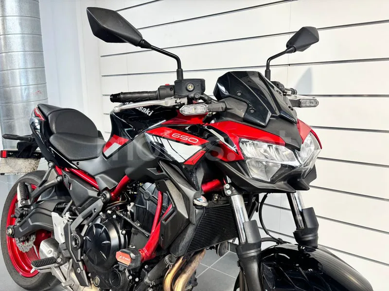 Kawasaki Z650 - Vista 4
