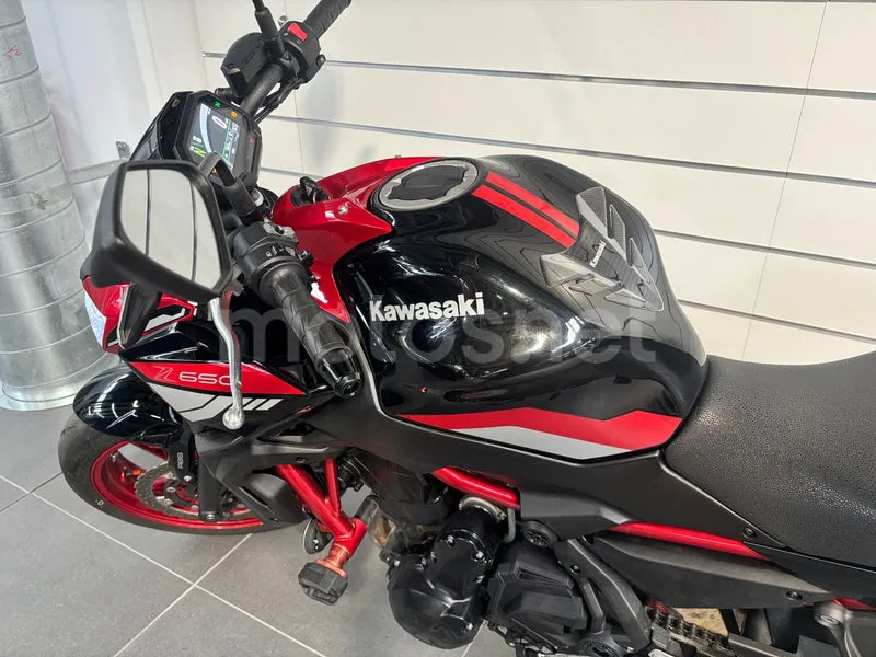 Kawasaki Z650 - Vista 8