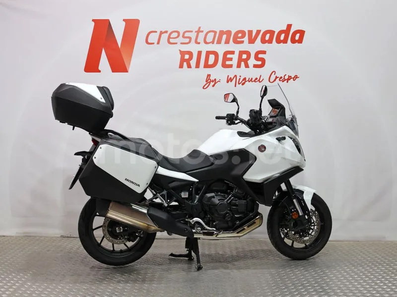 Honda NT1100 - Vista 11