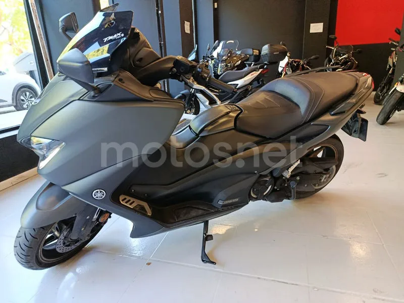 Yamaha TMAX - Vista 3