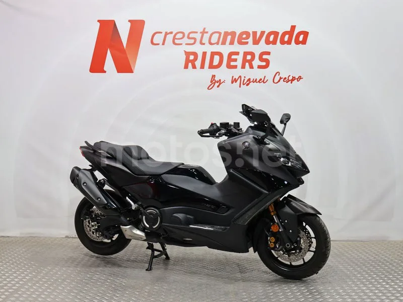 Yamaha TMAX - Vista 6