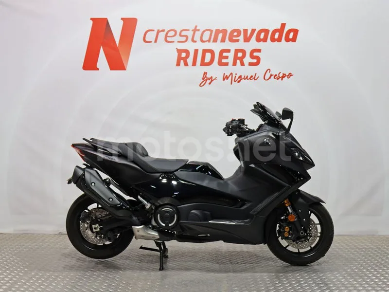 Yamaha TMAX - Vista 7