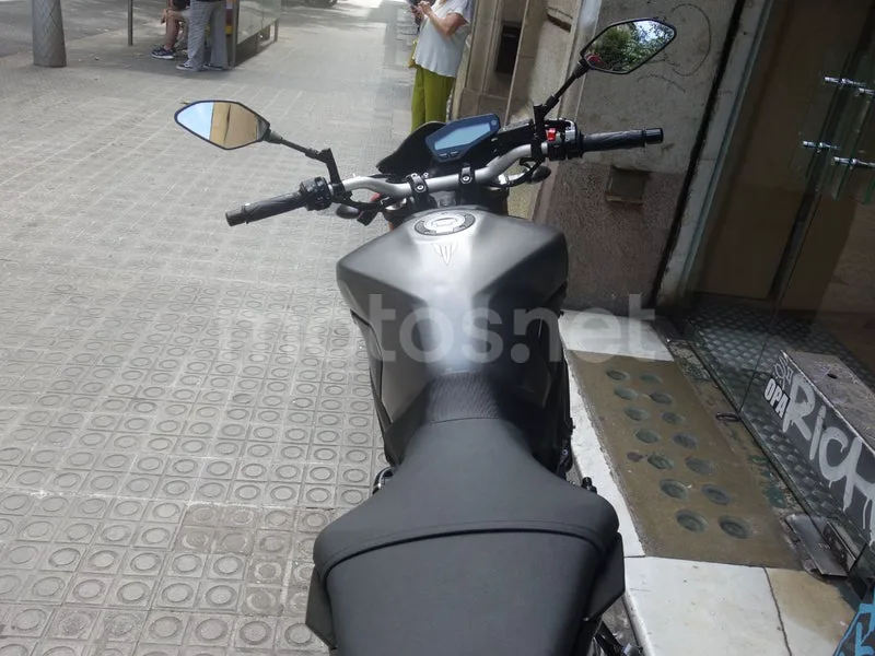 Yamaha MT-09 - Vista 14