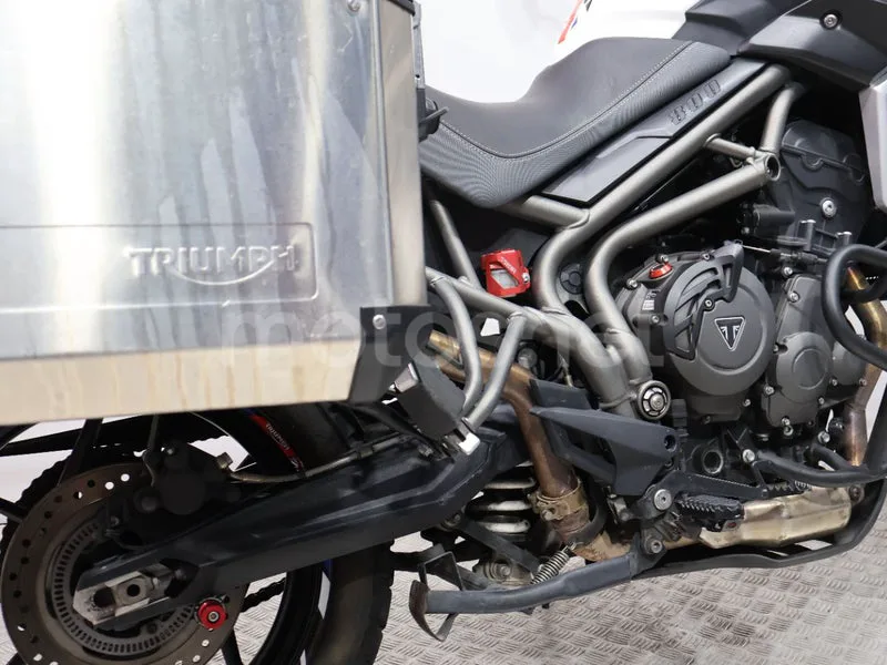 Triumph Tiger 800 XR - Vista 15