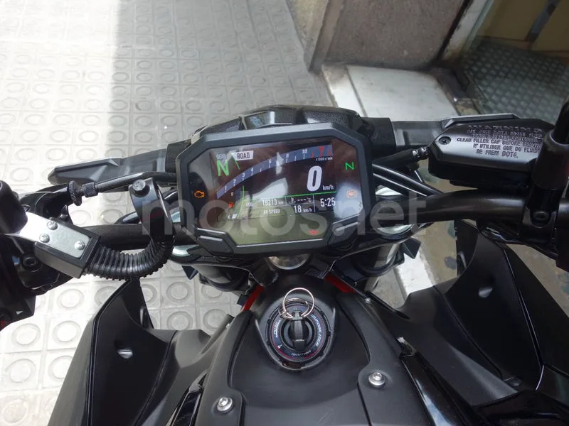 Kawasaki Z900 - Vista 12
