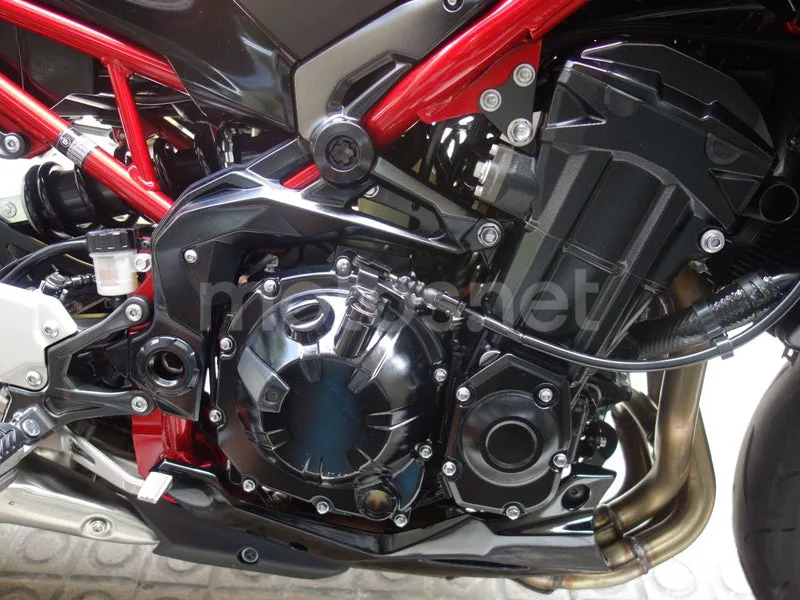 Kawasaki Z900 - Vista 16