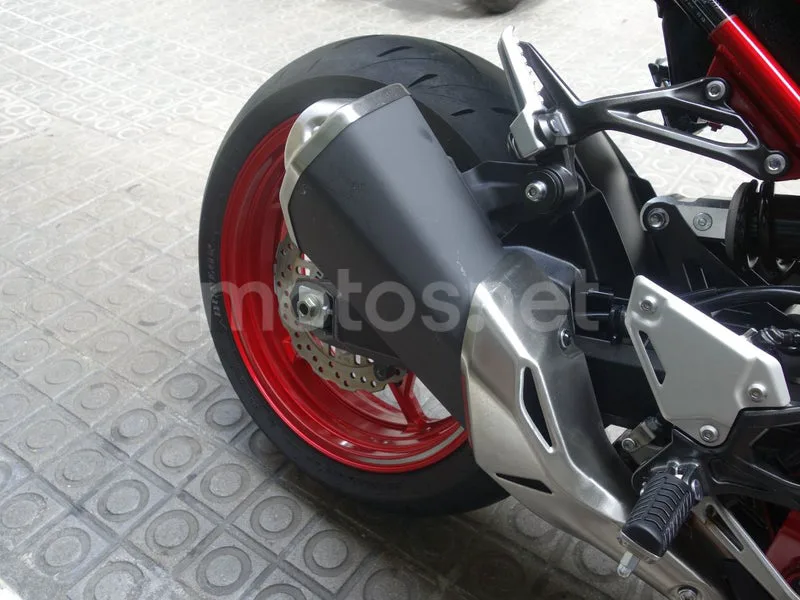 Kawasaki Z900 - Vista 17