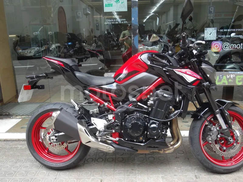 Kawasaki Z900 - Vista 3