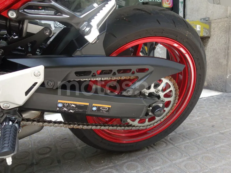 Kawasaki Z900 - Vista 8