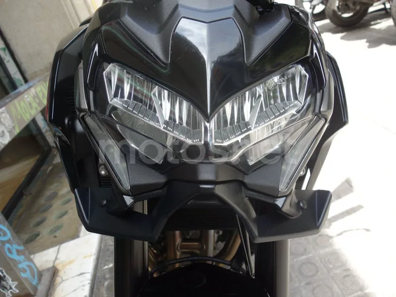 Kawasaki Z900 - Vista 10
