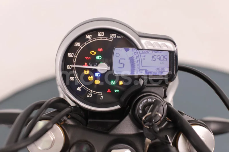 Triumph Speed 400 - Vista 6