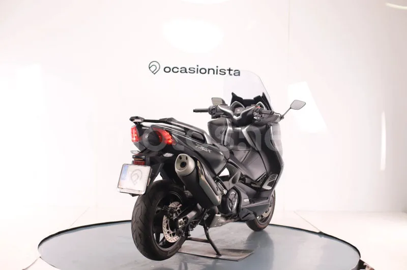 Yamaha TMAX - Vista 3