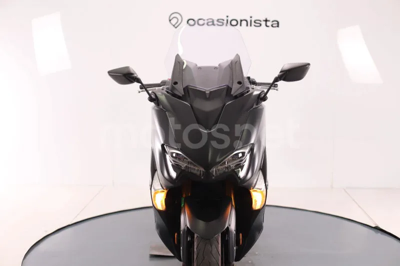 Yamaha TMAX - Vista 7