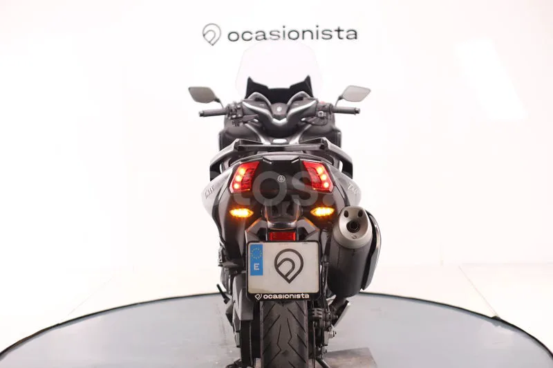 Yamaha TMAX - Vista 10
