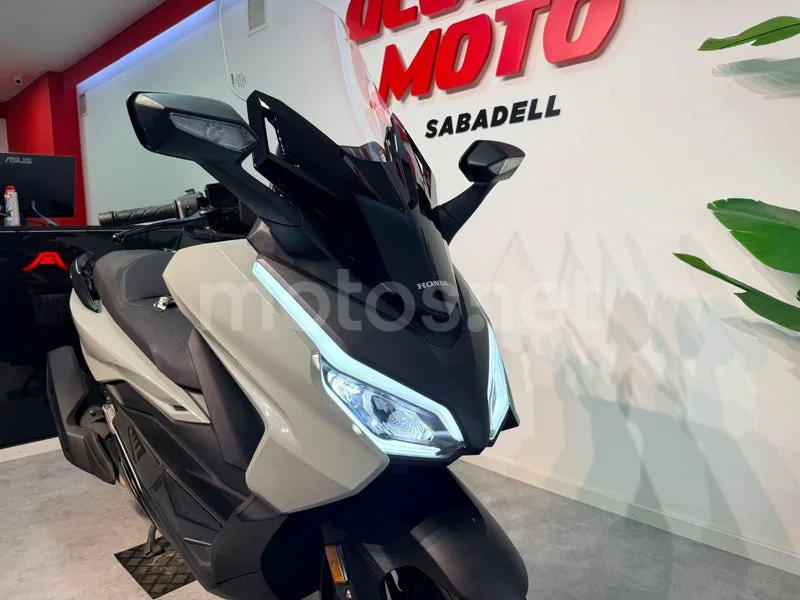 Honda Forza 125 - Vista 4