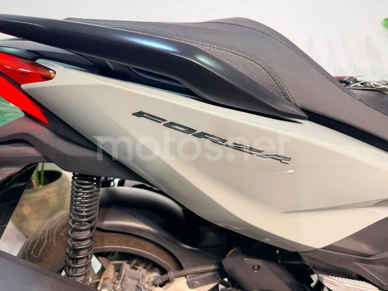 Honda Forza 125 - Vista 5