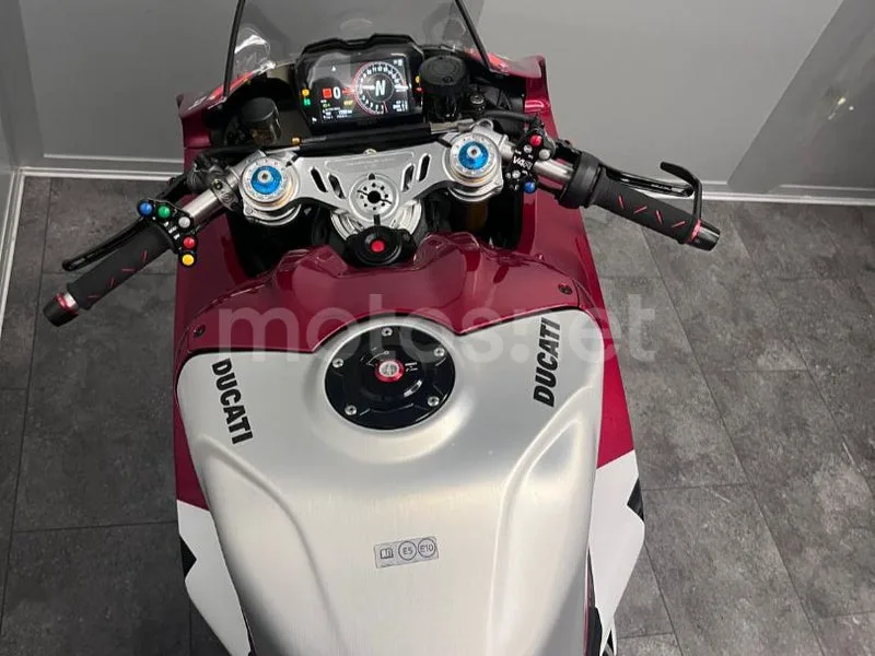 Ducati Panigale V4 - Vista 3