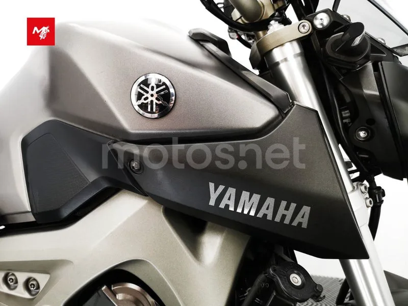 Yamaha MT-09 - Vista 14