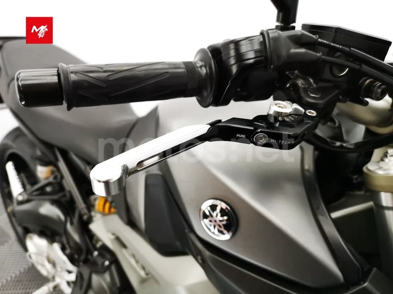 Yamaha MT-09 - Vista 16