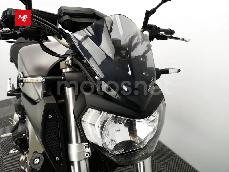 Yamaha MT-09 - Vista 17