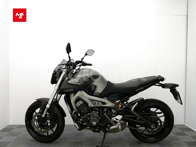 Yamaha MT-09 - Vista 19
