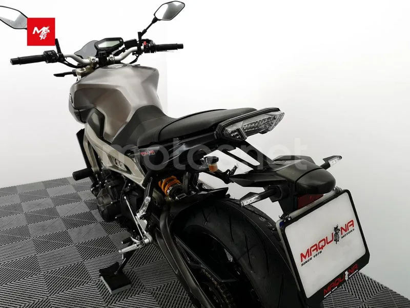 Yamaha MT-09 - Vista 23