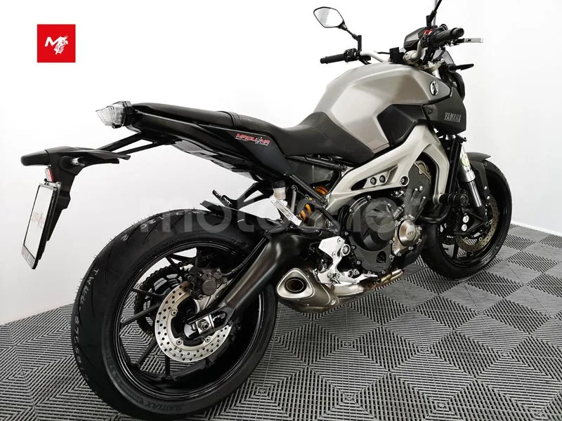 Yamaha MT-09 - Vista 4