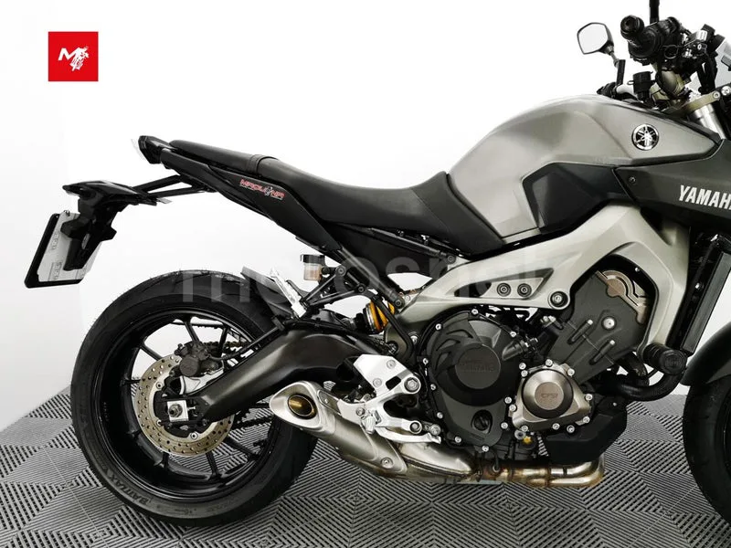 Yamaha MT-09 - Vista 7