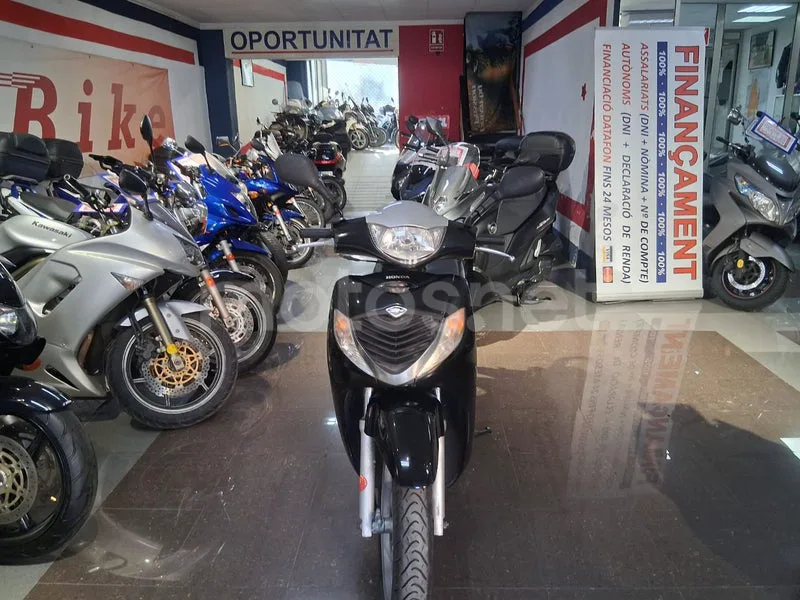 Honda SH125i - Vista 4