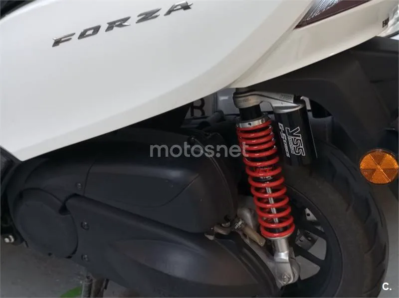Honda Forza 300 - Vista 4
